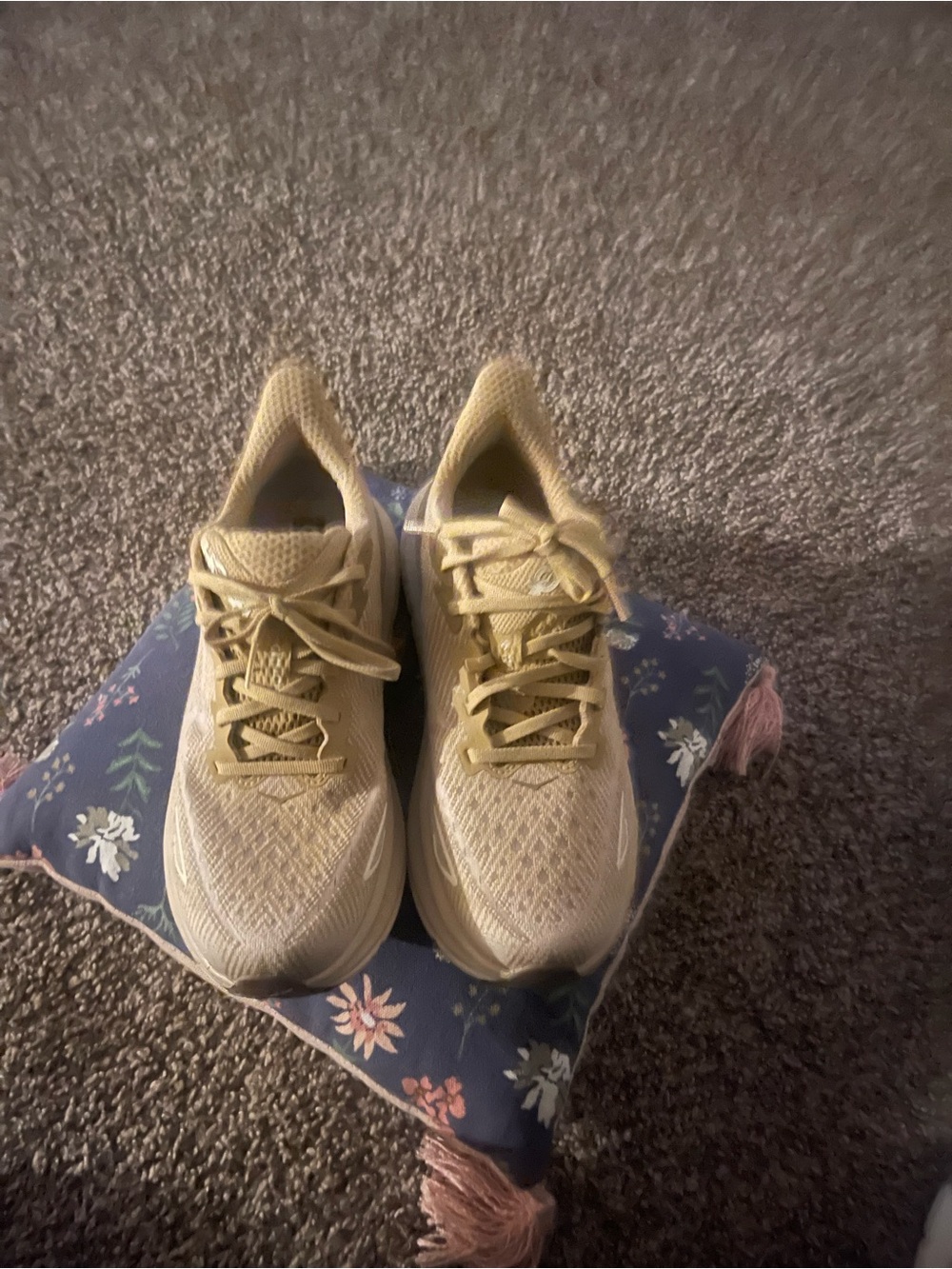 Men’s  HOKA beige / white sneakers size 8.5